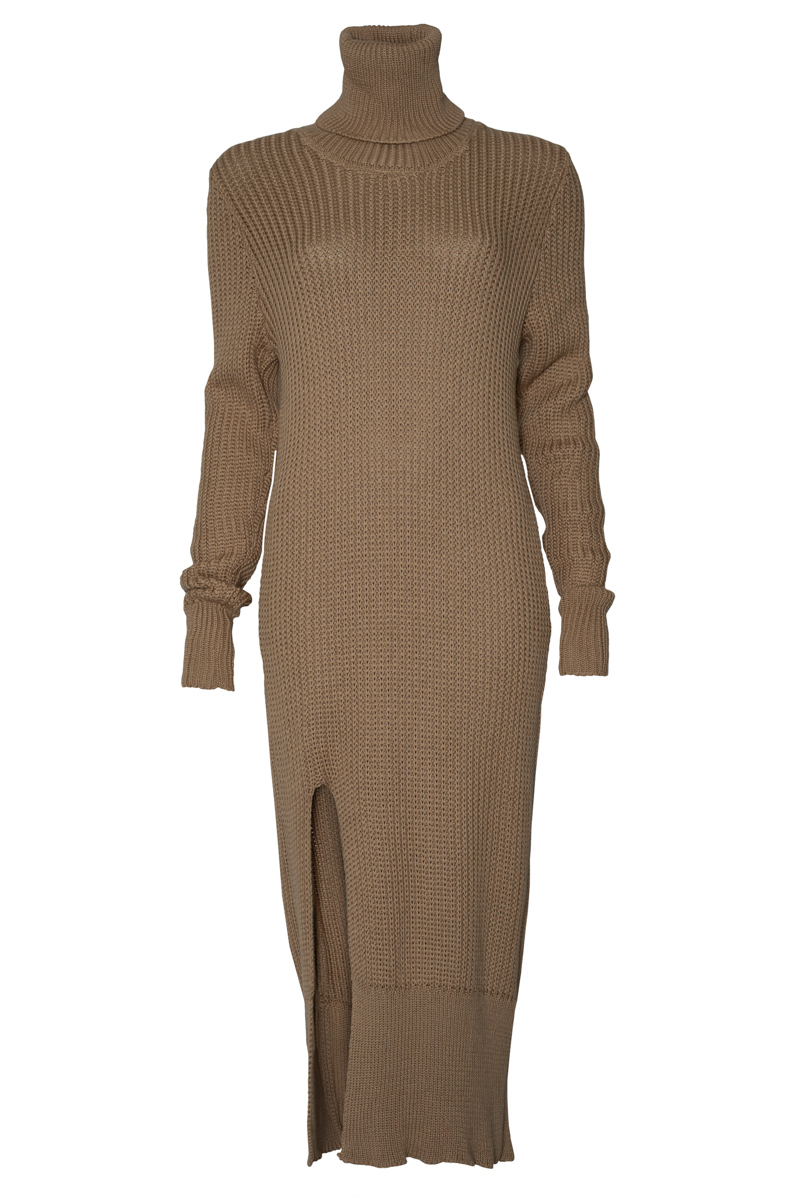Knitted dress with a slit Hople